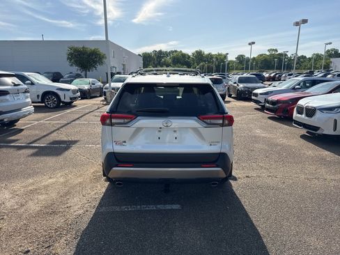 Used 2025 Toyota RAV4 Limited image 6