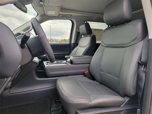 New 2025 Ford Expedition Max Active image 19