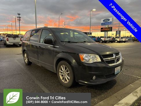 Used 2018 Dodge Grand Caravan SXT image 1