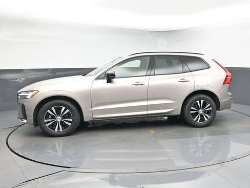 Used 2024 Volvo XC60 B5 Core w/ Protection Package Premier AWD/4WD image 4