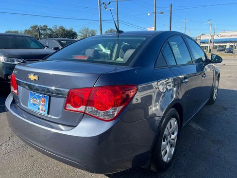 Used 2013 Chevrolet Cruze LS image 5