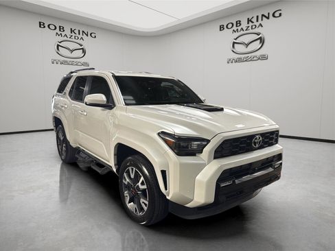 Used 2025 Toyota 4Runner TRD Sport AWD/4WD image 7