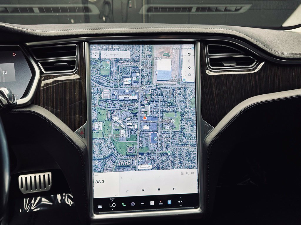Used 2013 Tesla Model S Performance RWD image 32