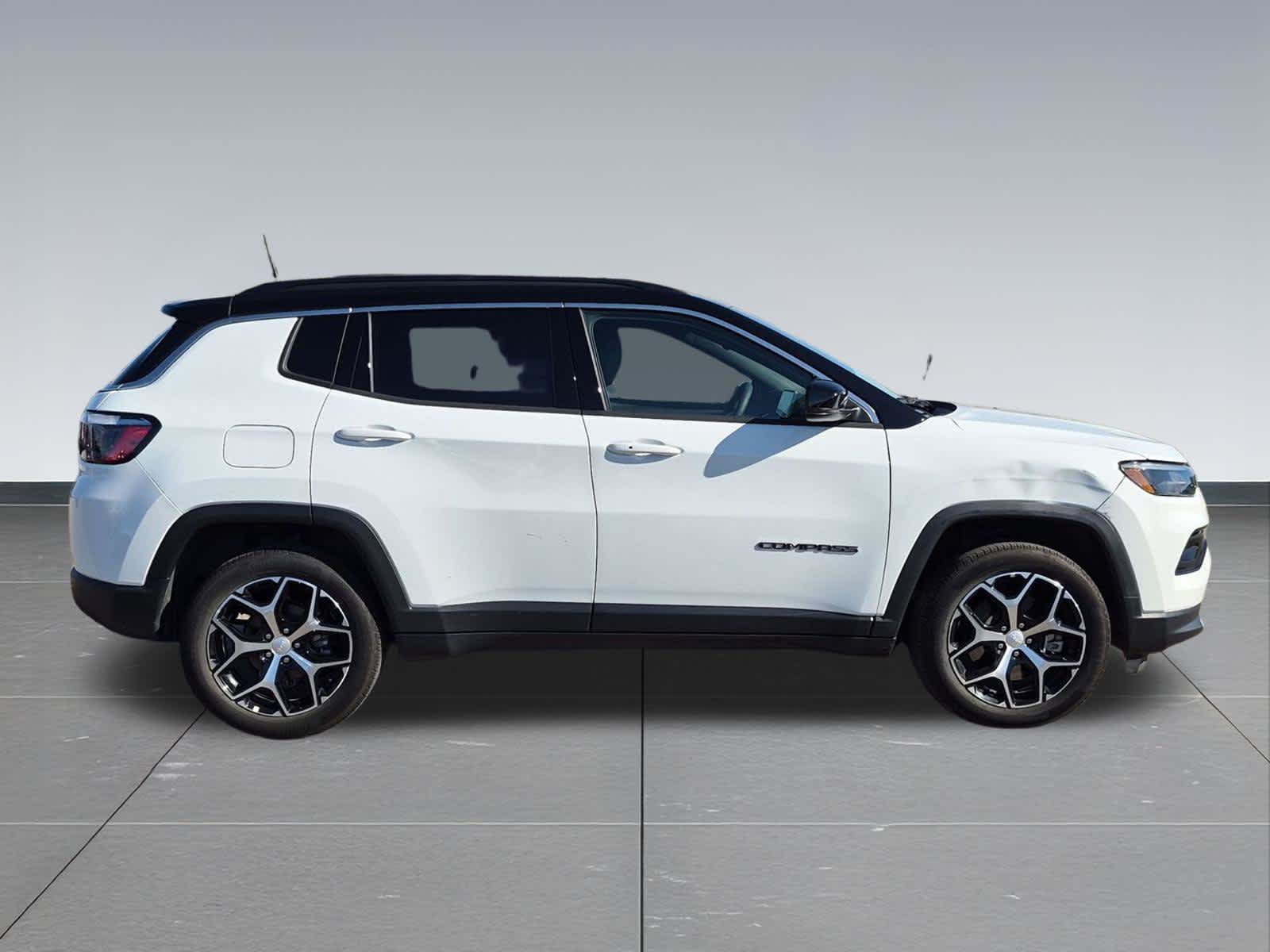 Used 2024 Jeep Compass Limited AWD/4WD image 7