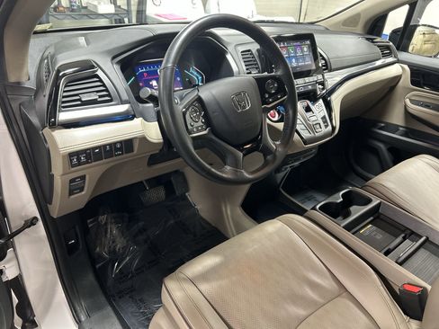 Used 2024 Honda Odyssey Elite image 11