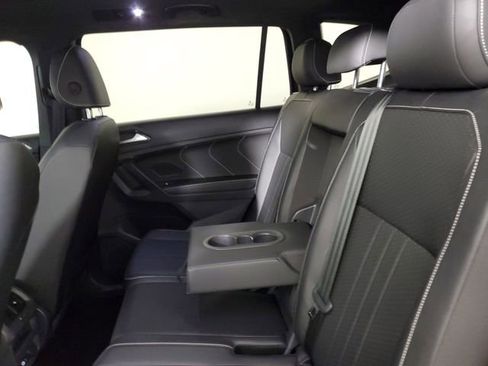 Used 2022 Volkswagen Tiguan SE R-Line FWD image 12