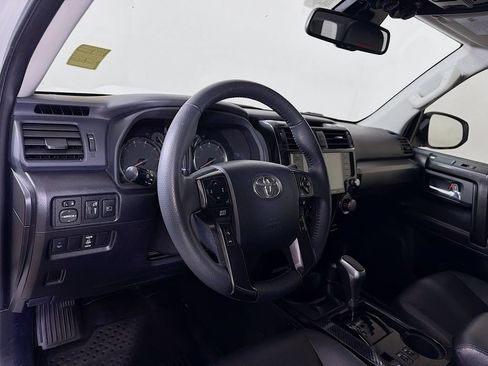 Used 2020 Toyota 4Runner TRD Off-Road Premium w/ Moonroof Package AWD/4WD image 10
