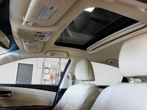 Used 2015 Toyota Avalon Limited FWD image 11