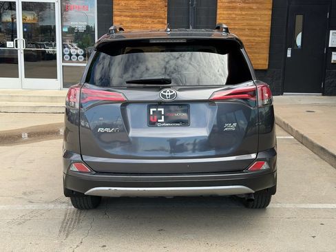 Used 2018 Toyota RAV4 XLE AWD/4WD image 13
