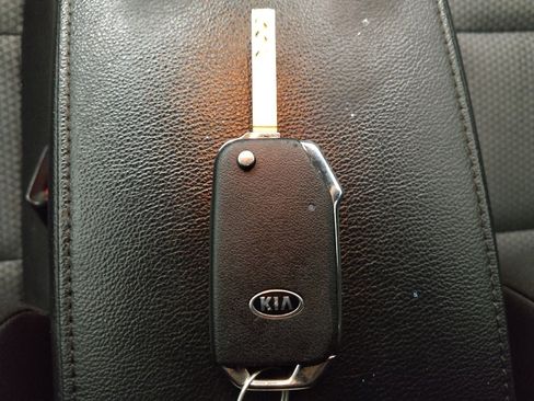 Used 2020 Kia Soul X-Line image 32