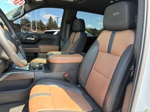 Used 2021 Chevrolet Silverado 1500 High Country w/ Technology Package AWD/4WD image 21