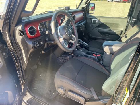 Used 2023 Jeep Wrangler Unlimited Rubicon AWD/4WD image 10