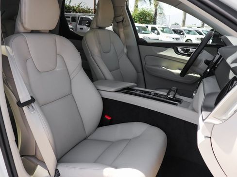 Used 2024 Volvo XC60 B5 Core image 39