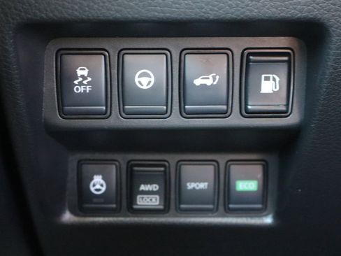 Used 2020 Nissan Rogue SV w/ Premium Package AWD/4WD image 28