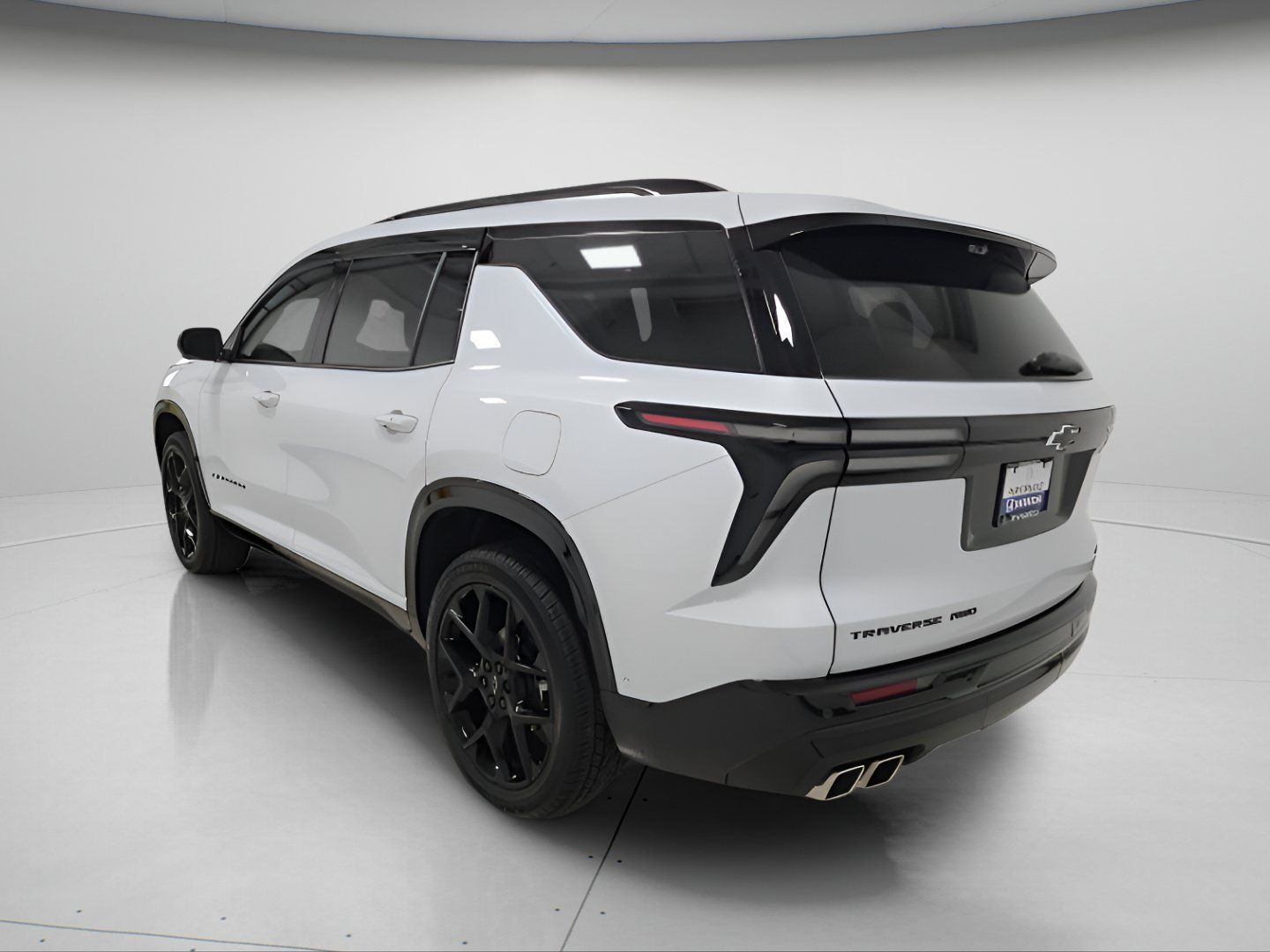 Used 2026 Chevrolet Traverse RS w/ LPO, Floor Liner Package AWD/4WD image 5