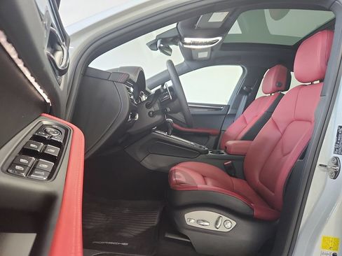 New 2026 Porsche Macan Turbo AWD/4WD image 5