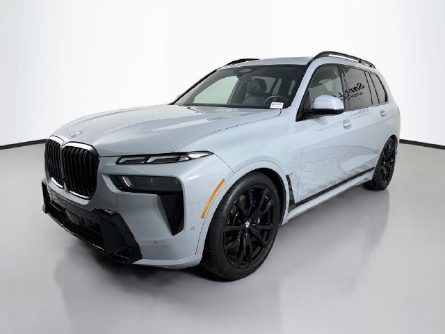 Used 2026 BMW X7 xDrive40i w/ M Sport Package AWD/4WD image 3
