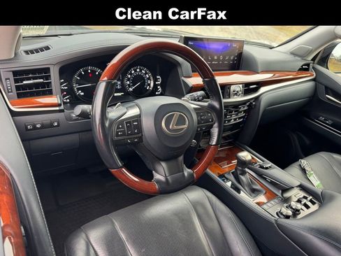 Used 2019 Lexus LX 570 4WD image 3