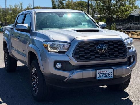 Used 2021 Toyota Tacoma TRD Sport w/ Technology Package AWD/4WD image 7