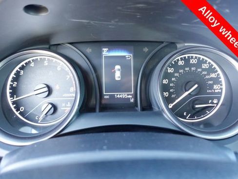 Certified 2021 Toyota Camry SE image 18