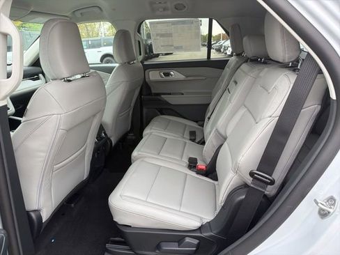 New 2026 Ford Explorer Active w/ Active Comfort Package AWD/4WD image 8