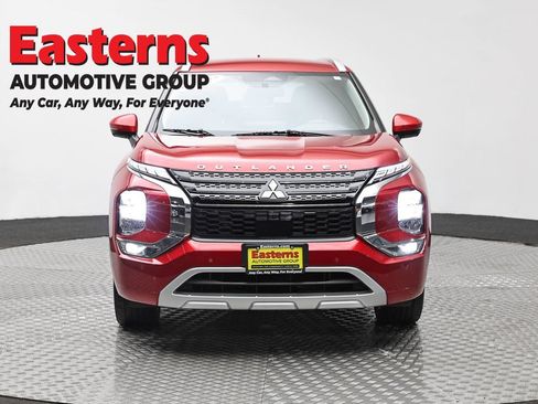 Used 2023 Mitsubishi Outlander SEL AWD/4WD image 2