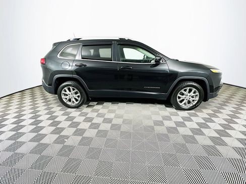 Used 2016 Jeep Cherokee Latitude w/ Cold Weather Group image 11