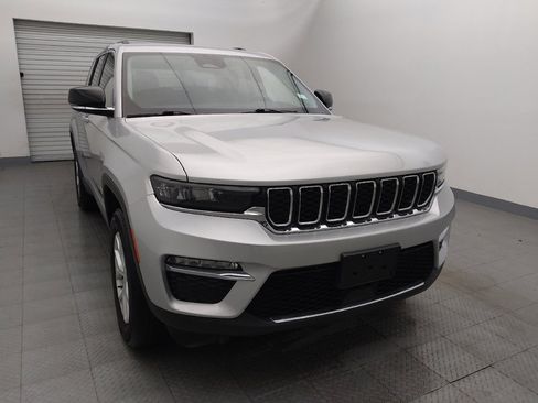 Used 2023 Jeep Grand Cherokee Limited image 14