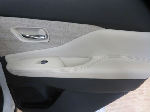 Used 2020 Nissan Murano SV w/ Cargo Package FWD image 21