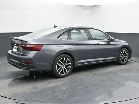 Used 2025 Volkswagen Jetta SE image 10