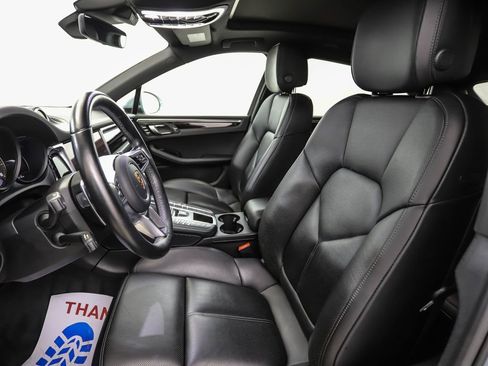 Used 2020 Porsche Macan image 11