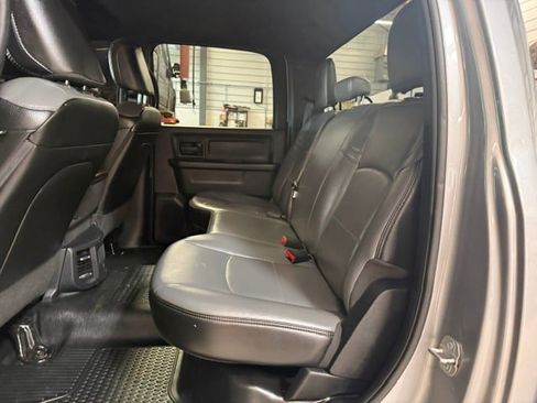 Used 2022 RAM 2500 Tradesman w/ Chrome Appearance Group AWD/4WD image 34
