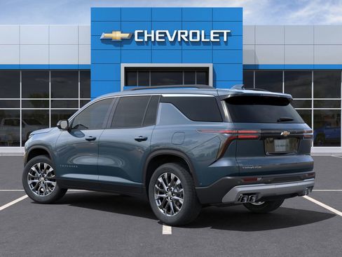 New 2025 Chevrolet Traverse LT w/ Sun and Wheel Package image 3
