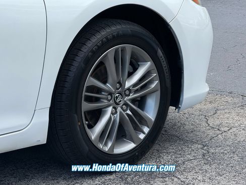Used 2017 Toyota Camry SE FWD image 6