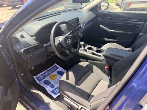Used 2024 Nissan Altima 2.5 S FWD image 9