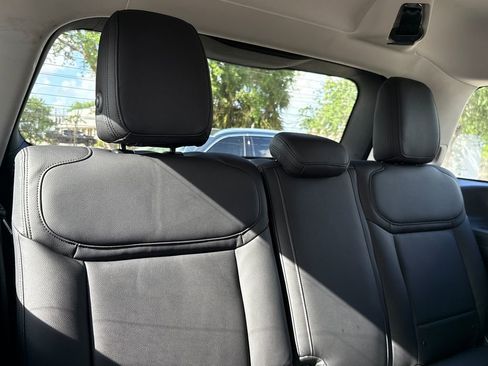 Used 2025 Ford Expedition Active image 29