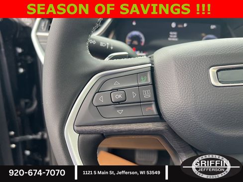 New 2025 Jeep Grand Cherokee Limited w/ Luxury Tech Group II image 24