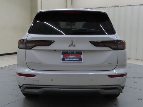 New 2025 Mitsubishi Outlander SE image 4