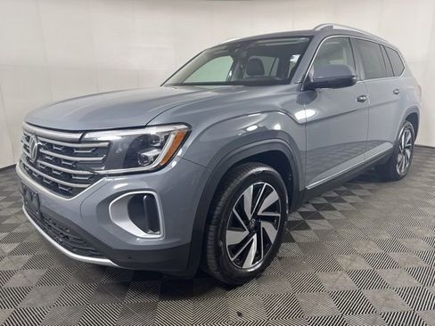 Used 2025 Volkswagen Atlas SEL image 8