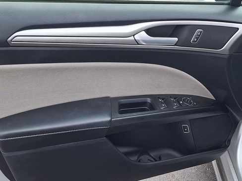 Used 2018 Ford Fusion S image 9