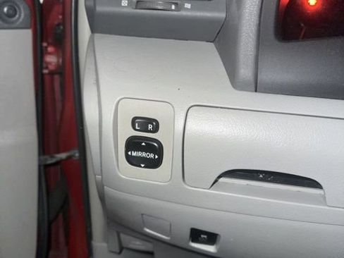 Used 2010 Toyota Camry LE image 15