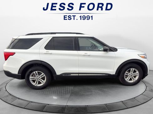 Used 2024 Ford Explorer XLT w/ Equipment Group 202A image 2