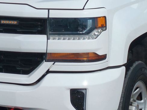 Used 2018 Chevrolet Silverado 1500 W/T w/ Trailering Package image 11