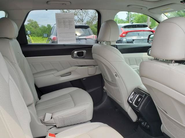 Certified 2023 Kia Sorento SX Prestige w/ Panoramic Sunroof Package AWD/4WD image 20