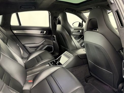 Used 2021 Porsche Panamera GTS image 28