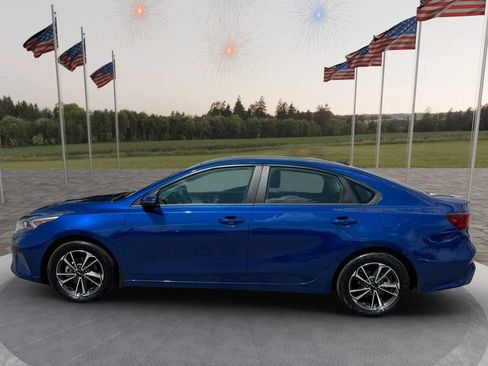Used 2022 Kia Forte LXS w/ LXS Technology Package FWD image 9