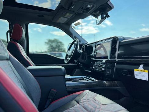 New 2025 Ford F250 Lariat w/ Lariat Ultimate Package image 39