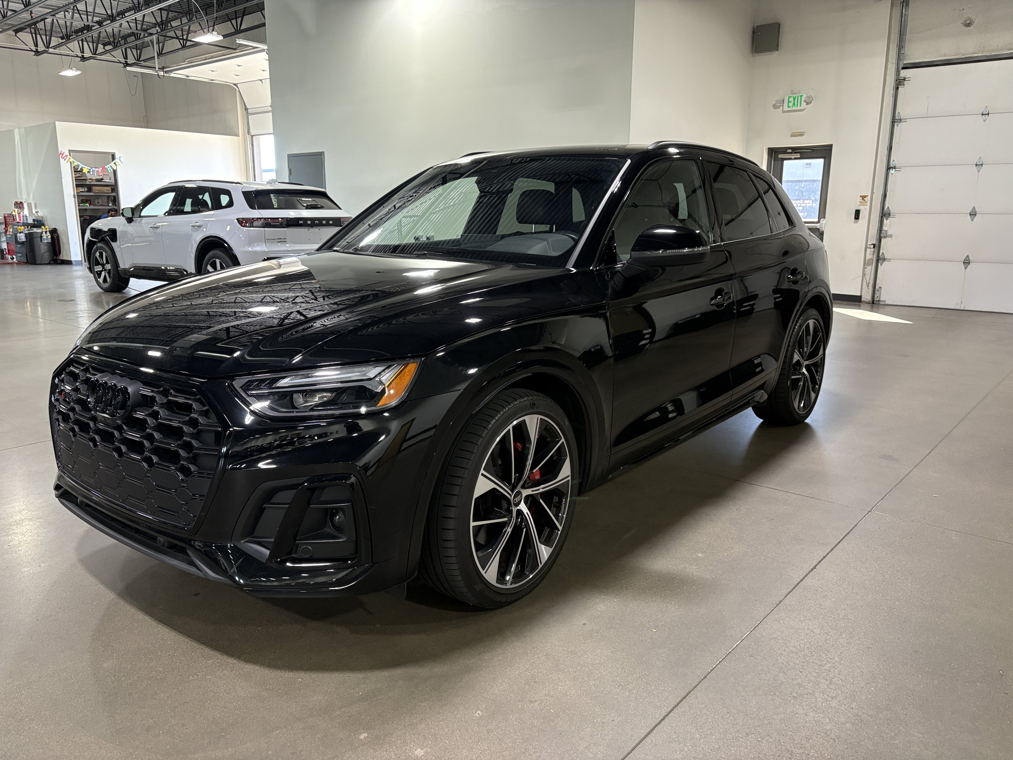 Used 2024 Audi SQ5 Premium Plus w/ Premium Plus Package AWD/4WD image 3