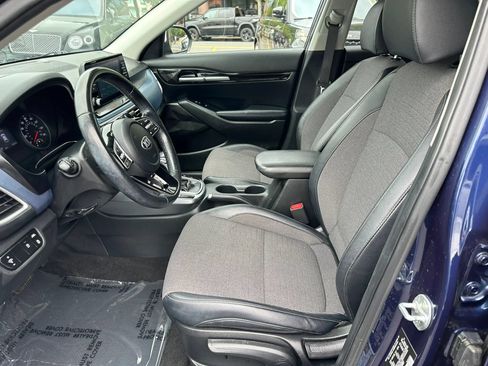 Used 2021 Kia Seltos S AWD/4WD image 21