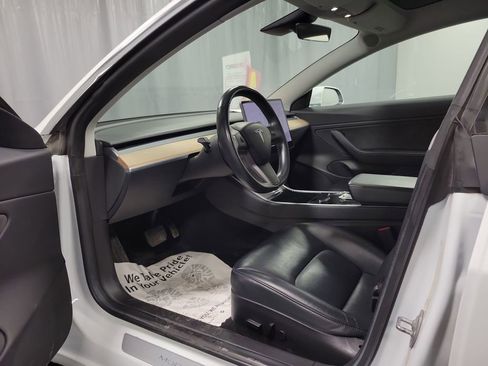 Used 2018 Tesla Model 3 Long Range image 13